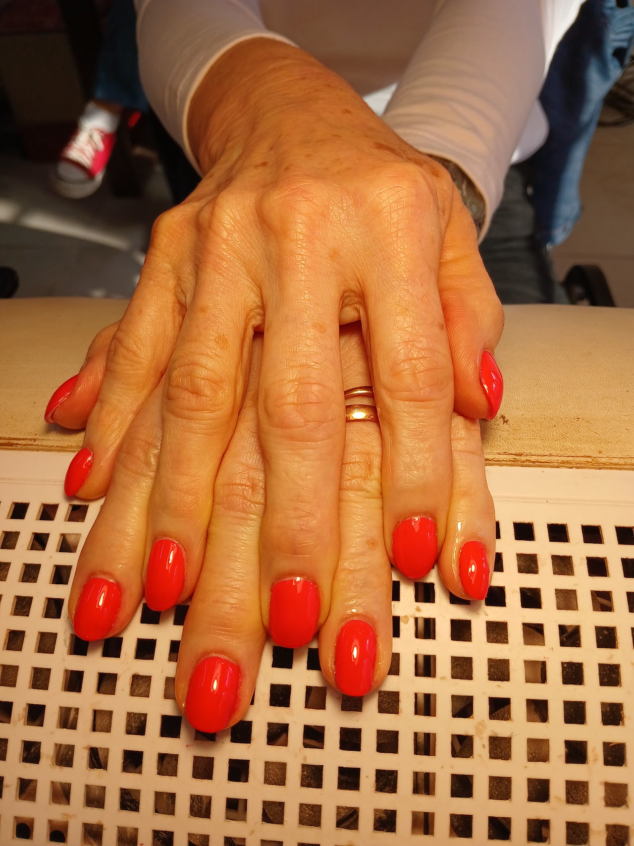 Pedicura spa con flores y sales de baño